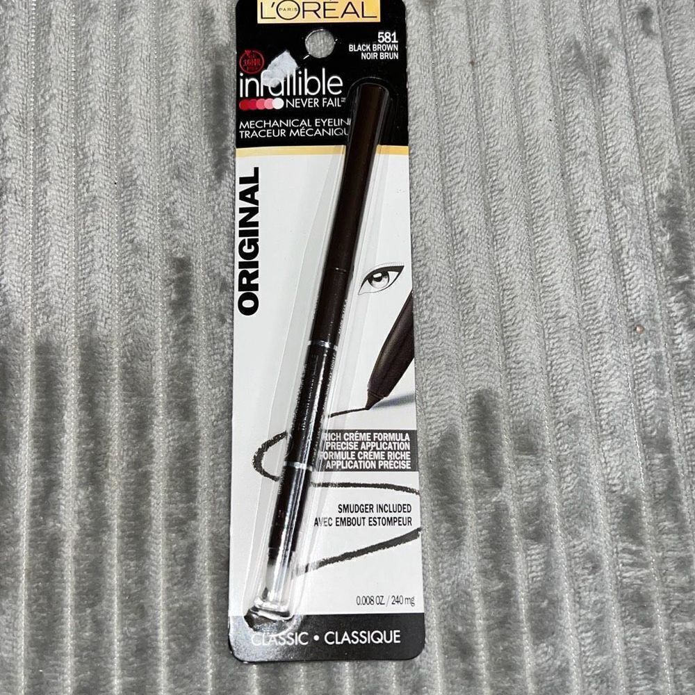 L'Oreal Paris Infallible Never Fail
Mechanical Eyeliner Black Brown 581